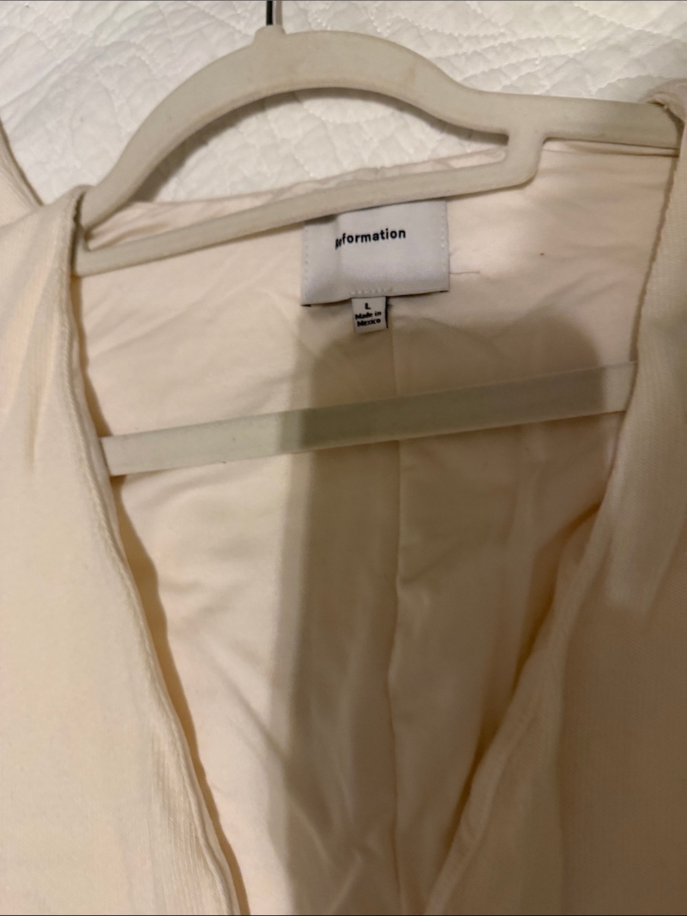 Reformation cream v neck dresss - Picture 3 of 4